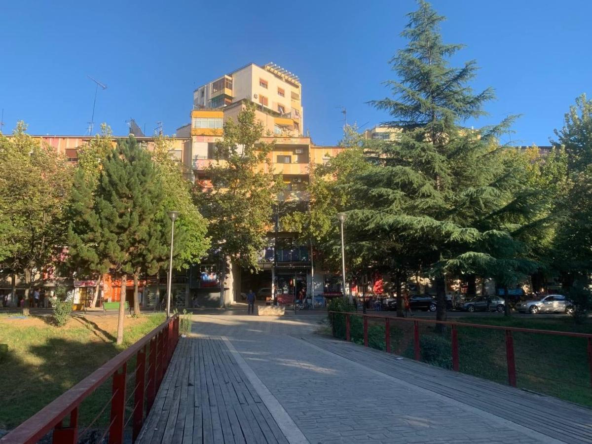 Kristi'S Apartment In The Heart Of Tirana Exteriör bild